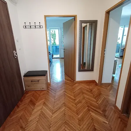 Novi Prostrani U Strogom Centru Pule Apartman Póla
