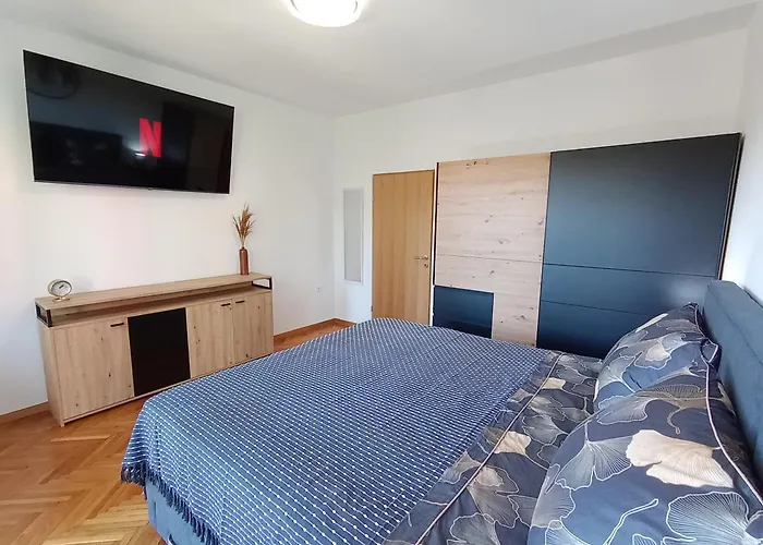 Novi Prostrani U Strogom Centru Pule Apartament Pula