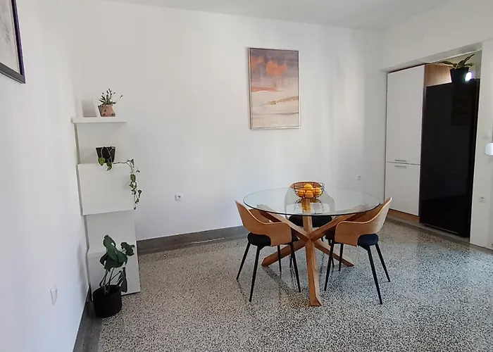 Apartament Novi Prostrani U Strogom Centru Pule *