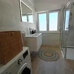 Novi Prostrani U Strogom Centru Pule Apartman *