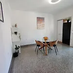 Apartman Novi Prostrani U Strogom Centru Pule *
