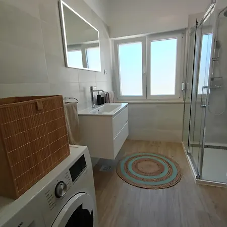 Novi Prostrani U Strogom Centru Pule Lägenhet *