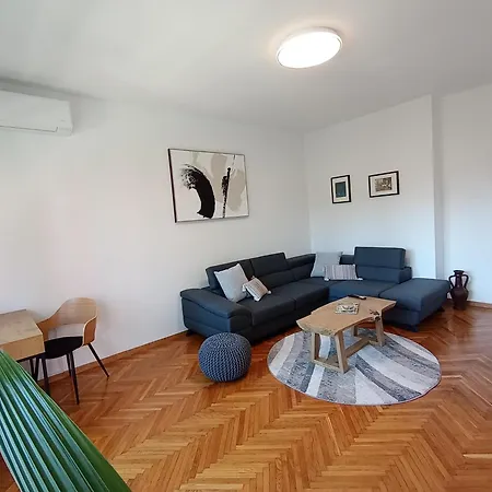 Novi Prostrani U Strogom Centru Pule Pula