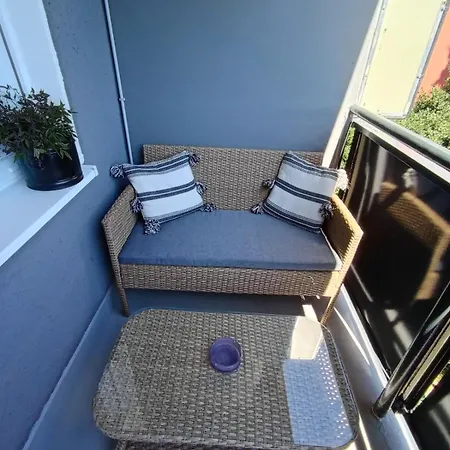 Novi Prostrani U Strogom Centru Pule Apartament